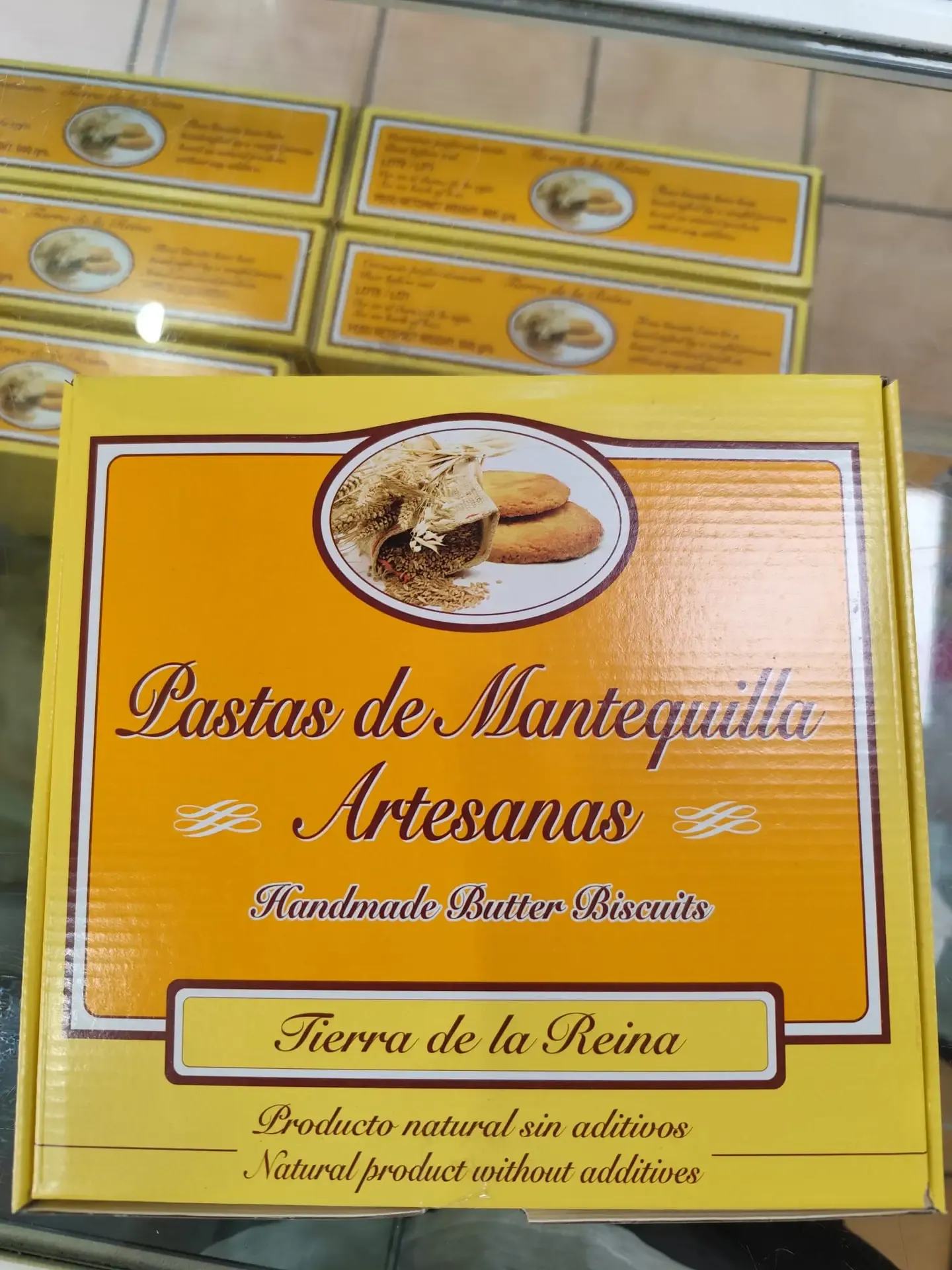 Detalle de una cesta de fruta confeccionada a mano