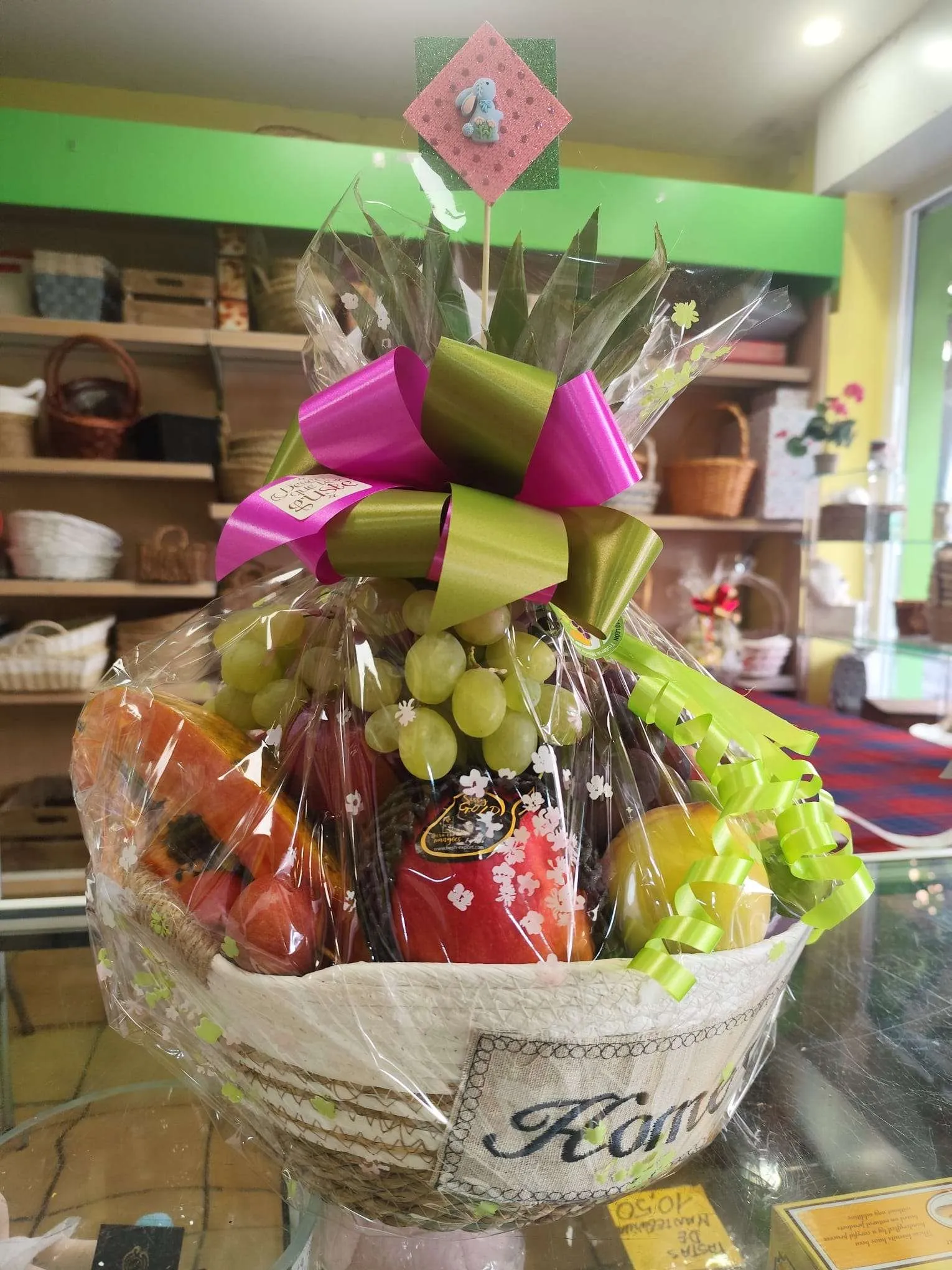 Selección de fruta de temporada lista para elegir